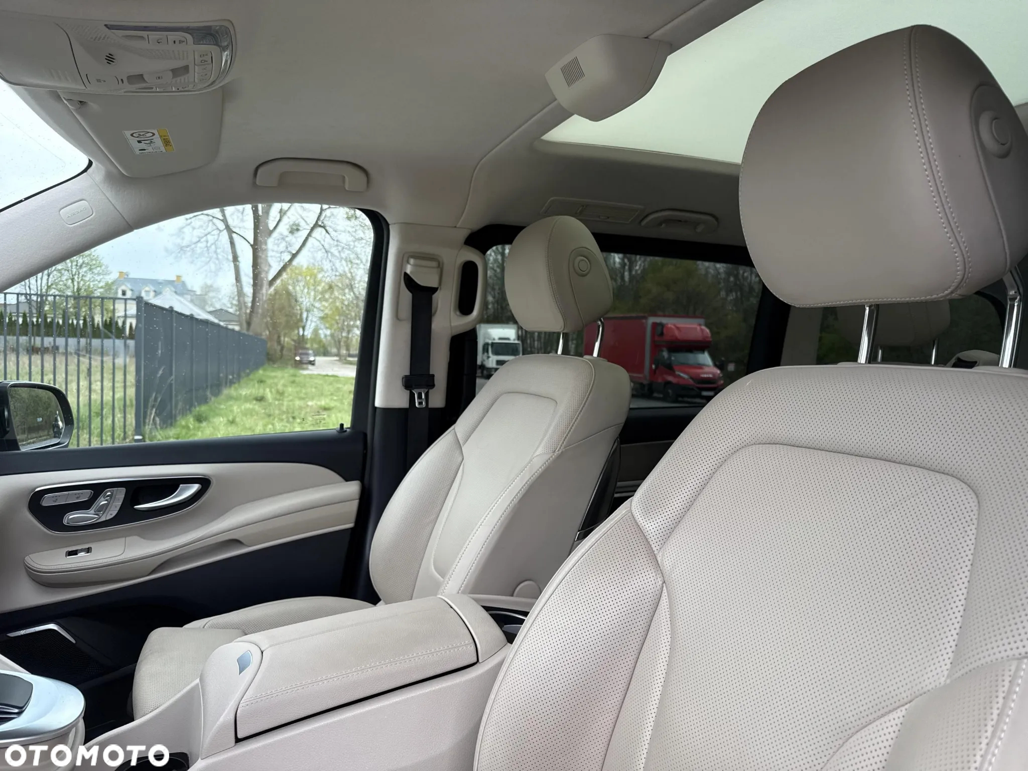 Mercedes-Benz Klasa V 300 d 4-Matic Exclusive 9G-Tronic (d³ugi) - 11