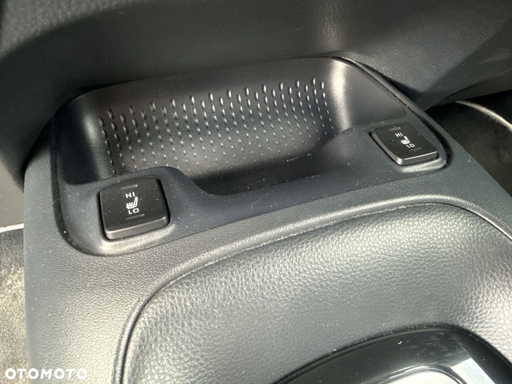 Toyota Corolla 1.8 Hybrid Comfort - 22