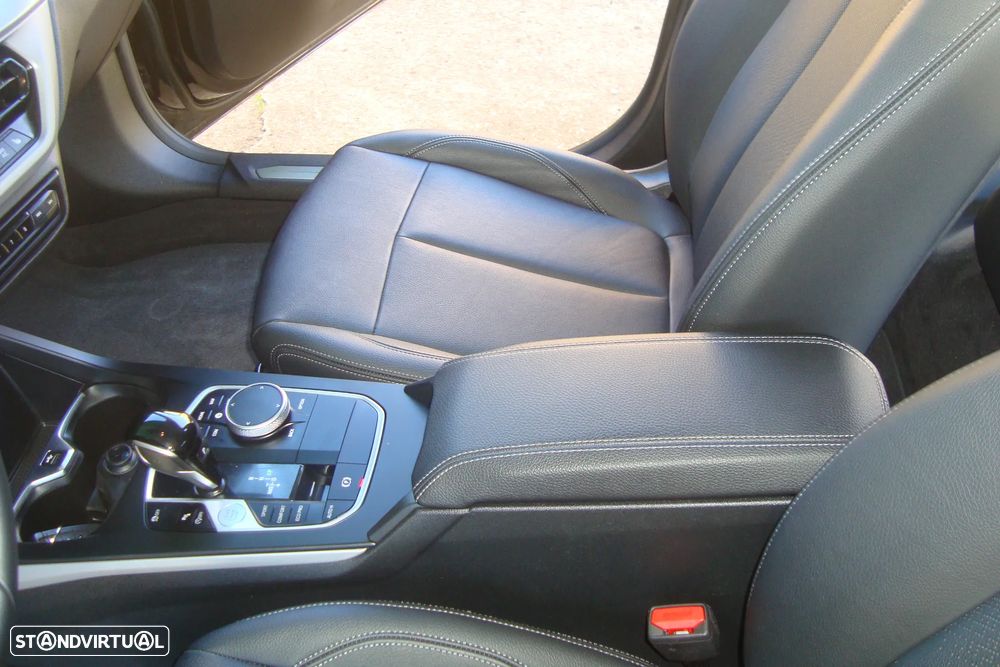 BMW 118 i Line Sport Auto - 41