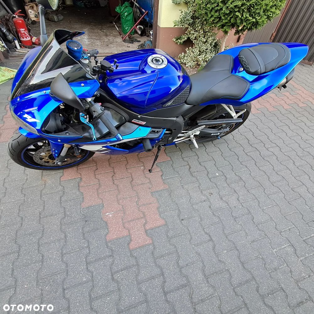 Yamaha R1 - 2