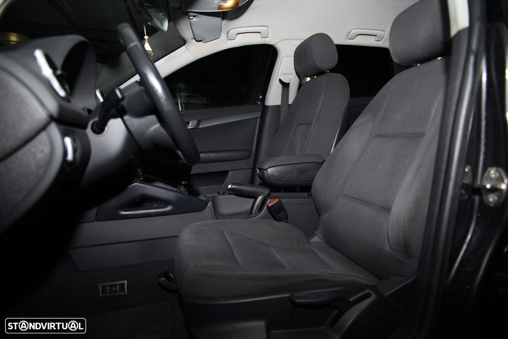 Audi A3 Sportback 1.6 TDI Attraction Special Edition - 16