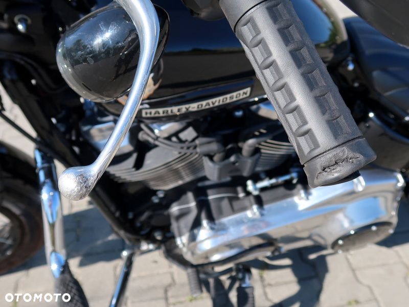 Harley-Davidson Softail Street Bob - 19