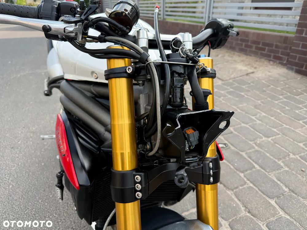Triumph Speed Triple - 25