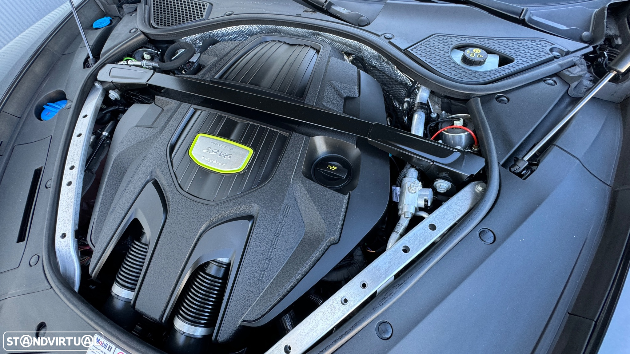 Porsche Panamera 4 E-Hybrid - 52