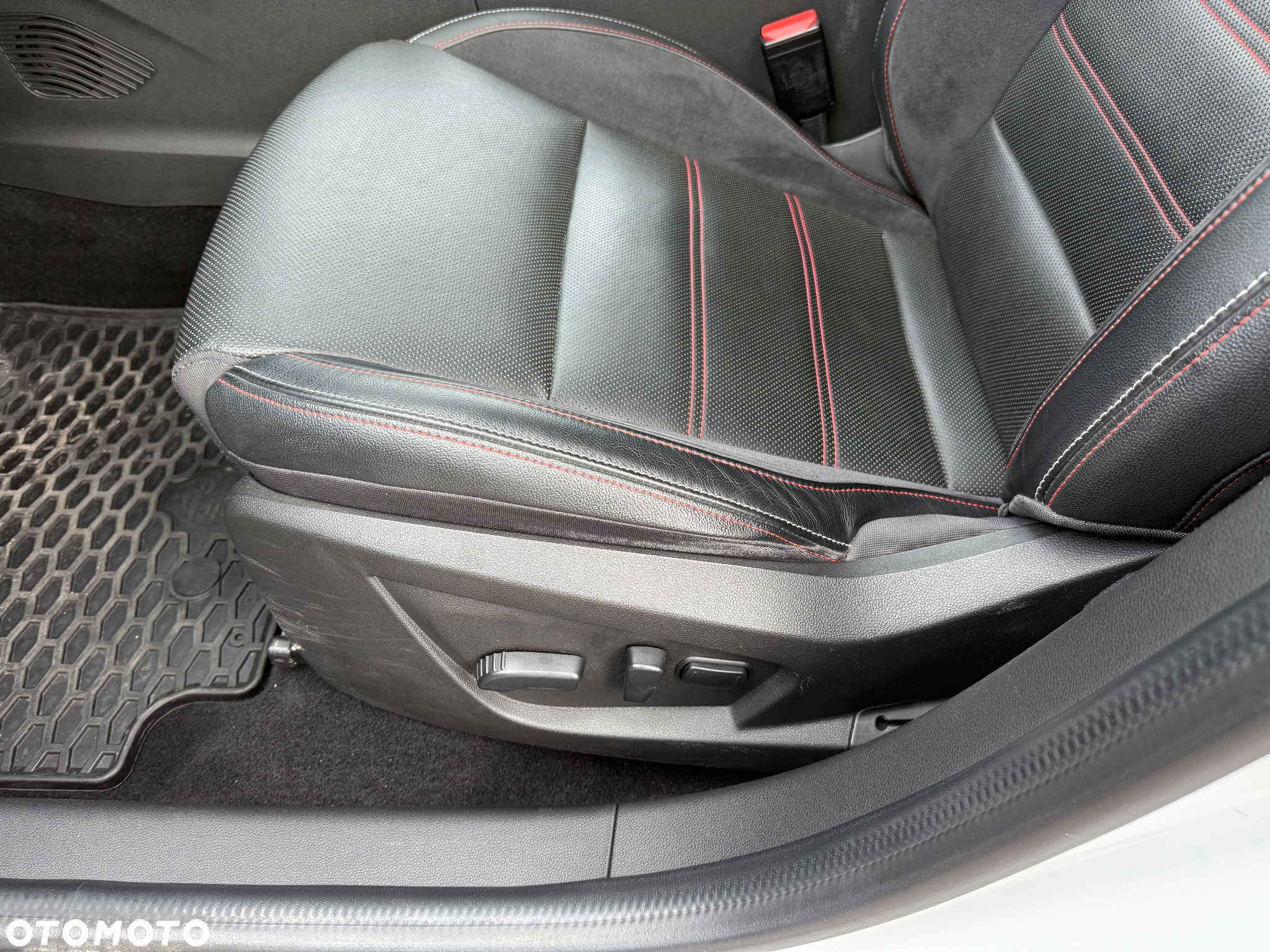 Renault Arkana E-TECH 145 R.S.LINE - 14