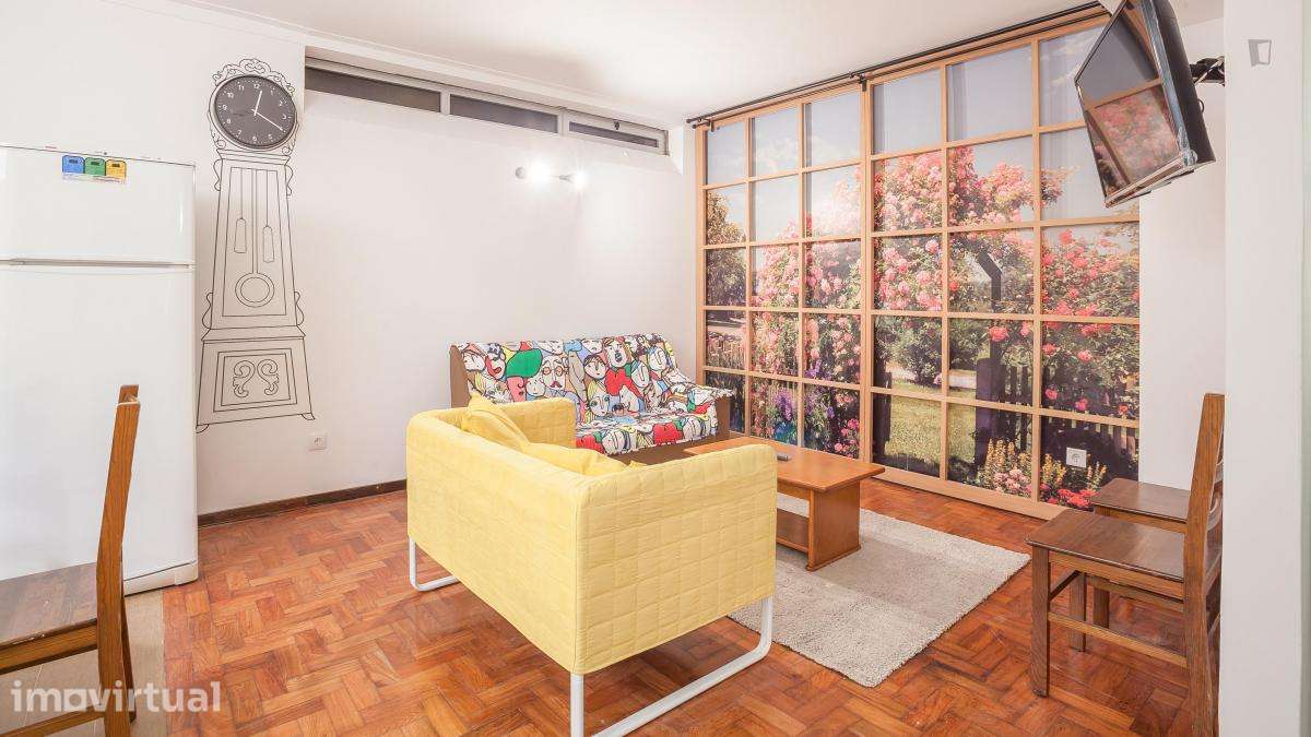 Quarto - localizado em Paranhos Porto - Grande imagem: 3/23