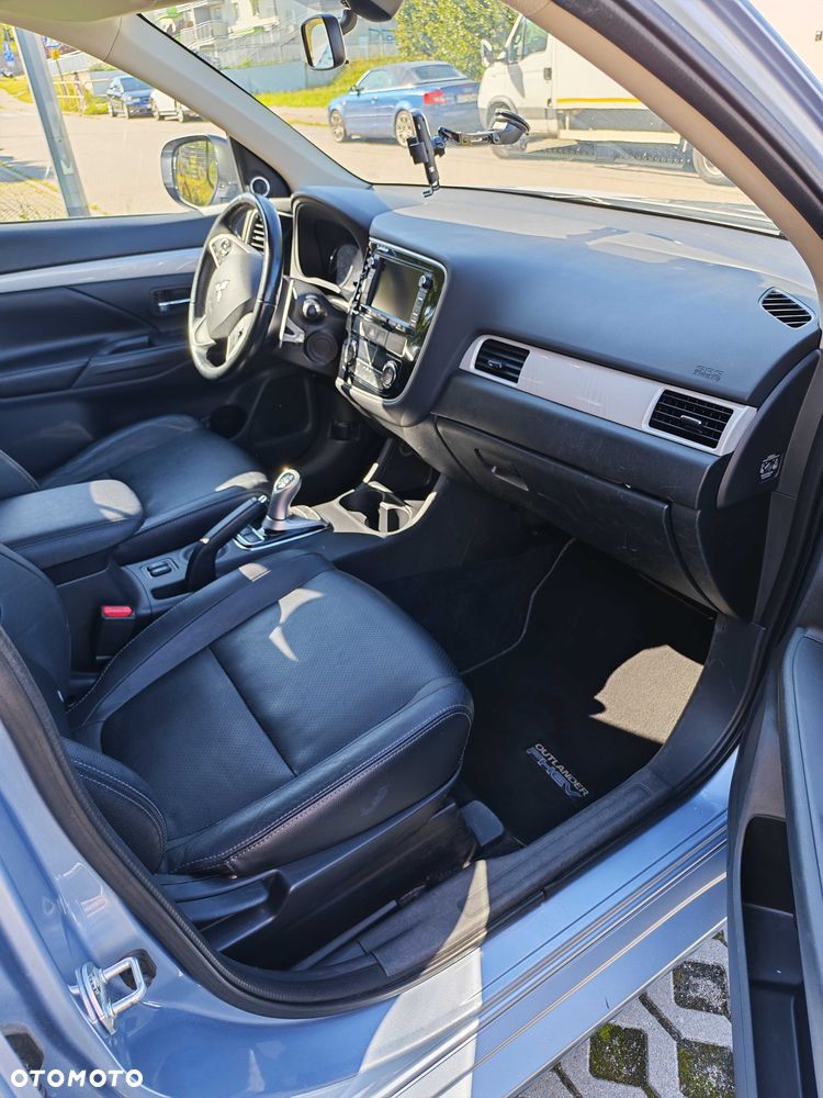 Mitsubishi Outlander - 6