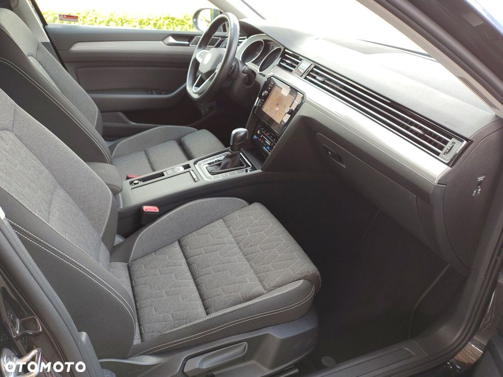 Volkswagen Passat - 18