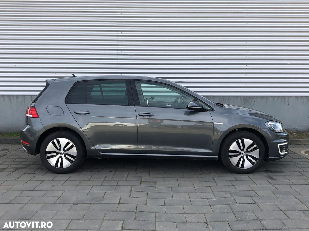 Volkswagen e-Golf - 10