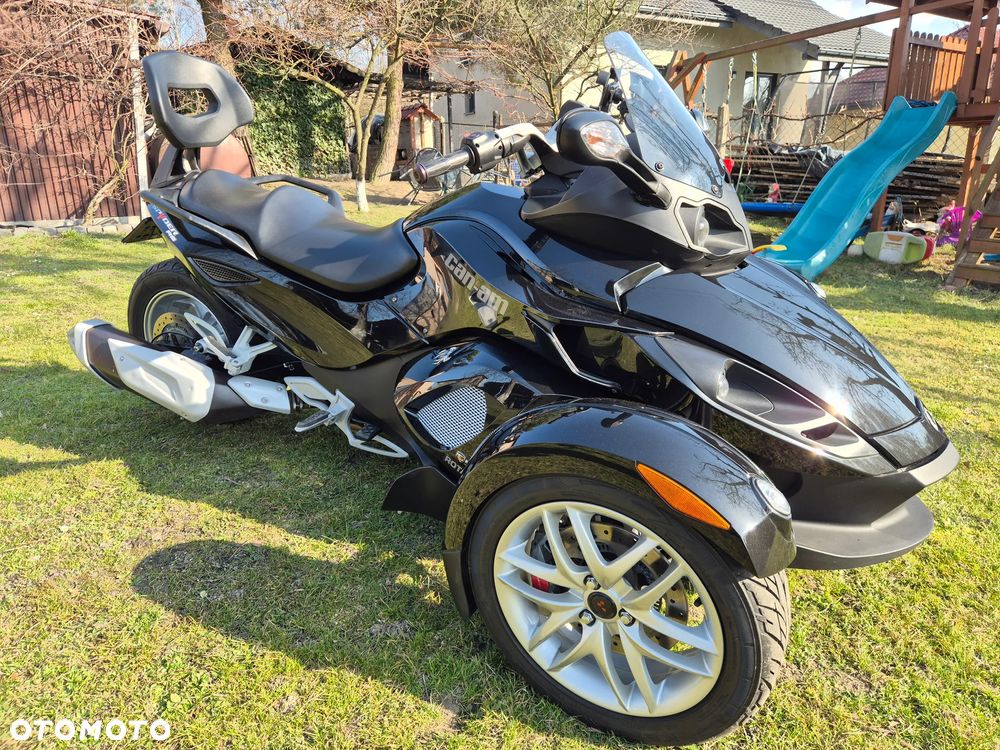 Can-Am Spyder - 9