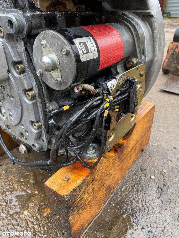 Silnik hatz supra 1d81 2009rok - 3