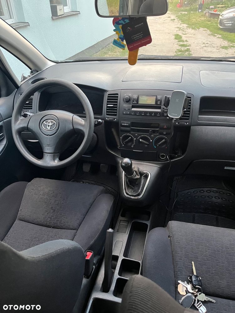 Toyota Corolla Verso 2.0 D-4D - 13