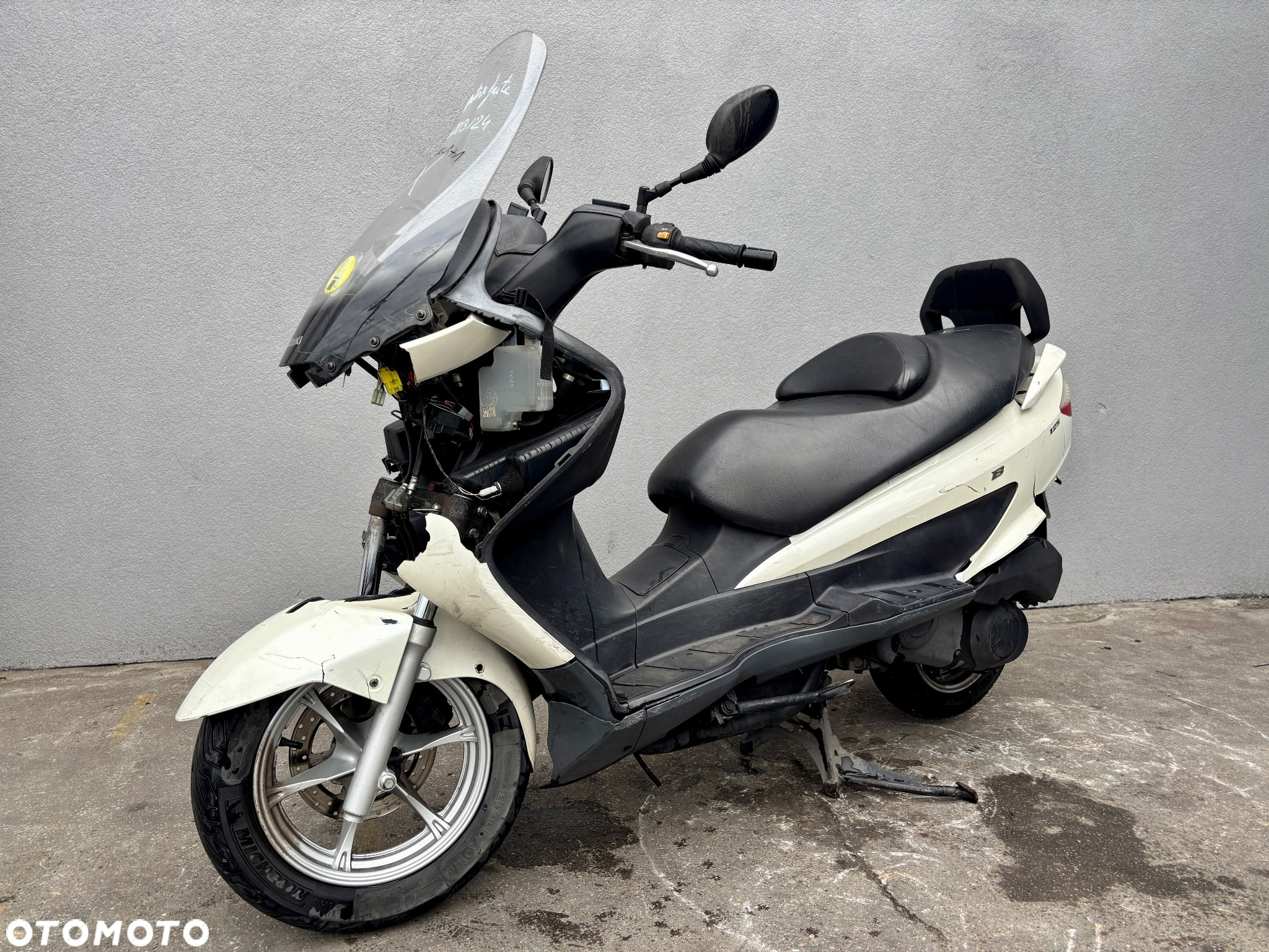 Suzuki Burgman - 14