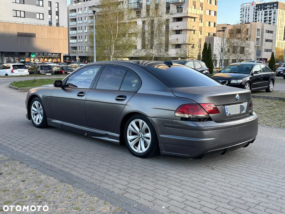 BMW Seria 7 750i - 6