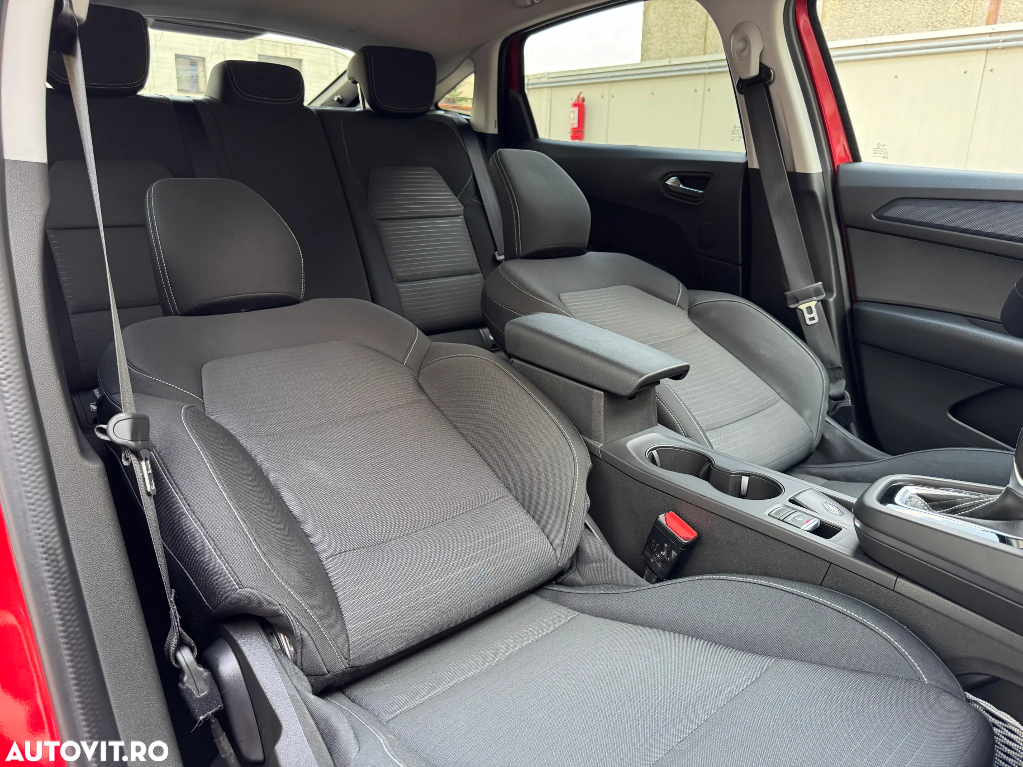 Renault Arkana E-TECH Hybrid 145 Techno - 17