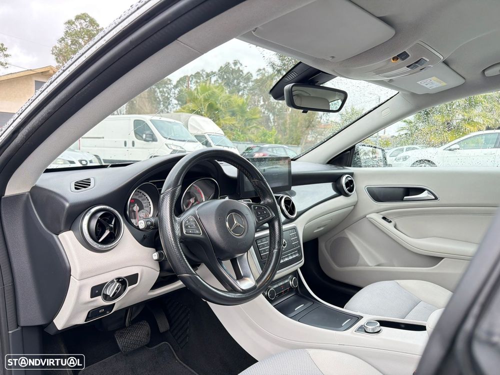 Mercedes-Benz CLA 180 CDI Urban Aut. - 23