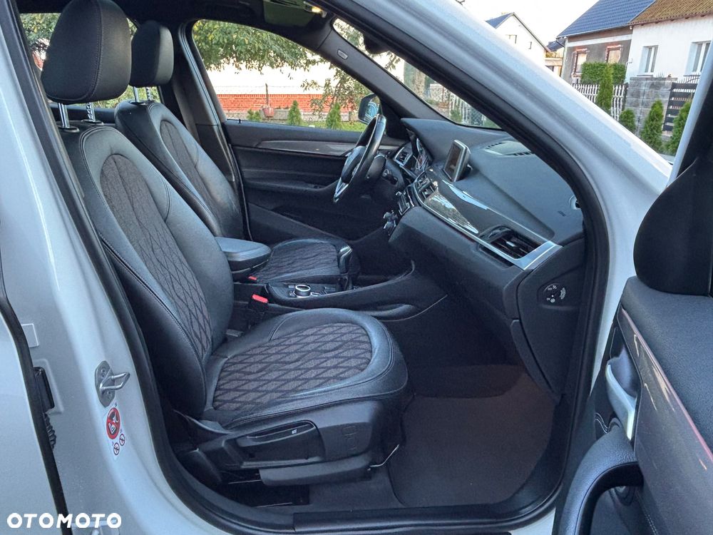 BMW X1 sDrive18d xLine - 28