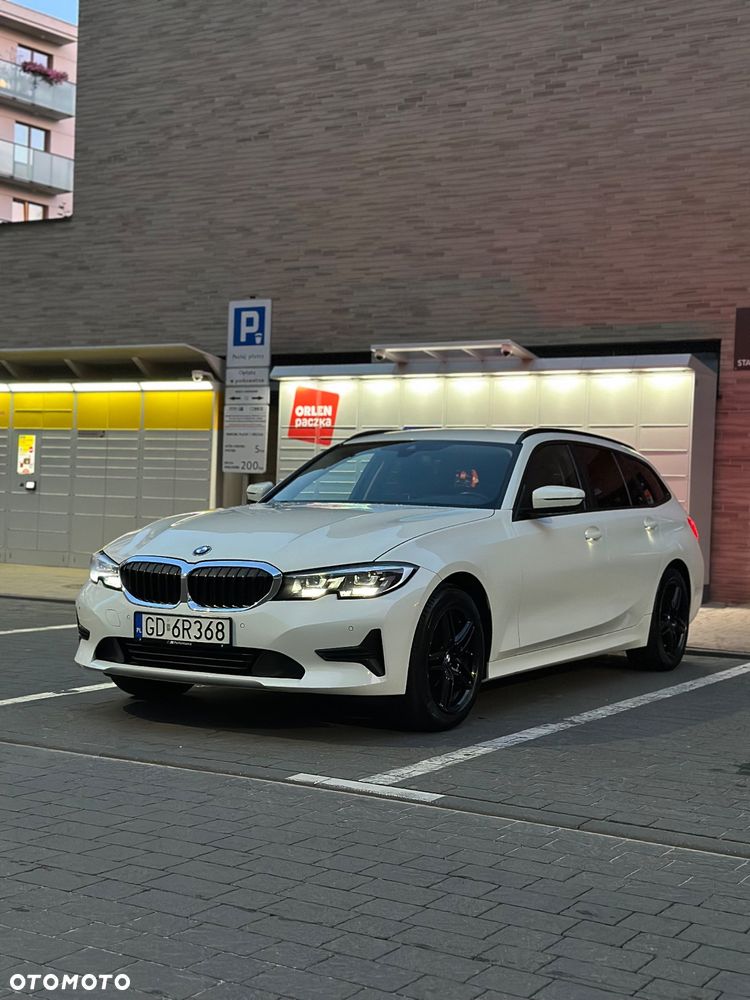 BMW Seria 3 318d Touring Advantage - 2