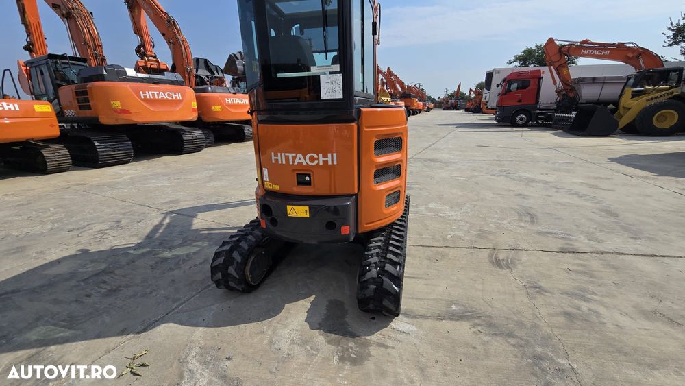 Hitachi ZX26U-6. 2025, 220 ore, Masa operationala 2,8 tone, adancime sapare 3m, CUPLA RAPIDA+CUPA INGUSTA+CUPA LATA+CUPA TALUZ, inst  picion pe brate, senile 95% ok,. rotire in gabarit, produs JAPONIAposibilitate leasing 4 ani, CA NOU-PROMOTIE 32.500 EUR+Tva - 14