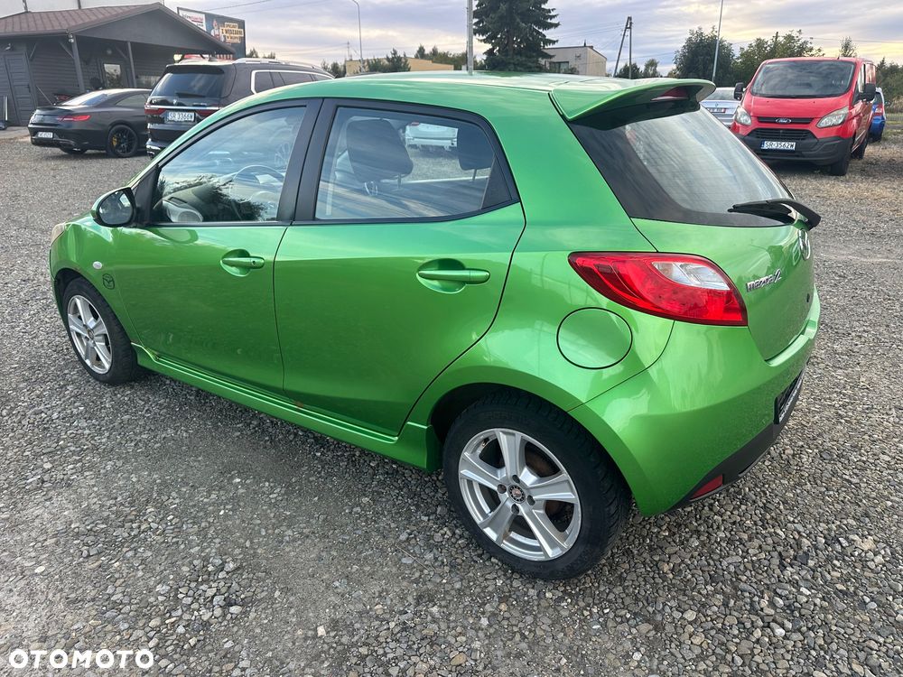 Mazda 2 2010 photo 5