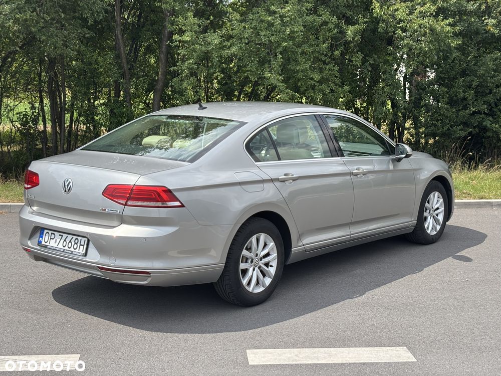 Volkswagen Passat 1.6 TDI BMT Comfortline - 26