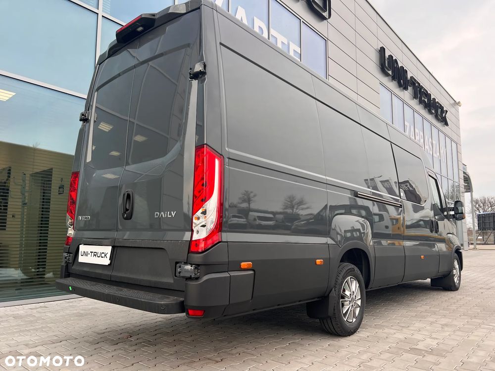 Iveco BRYGADÓWKA 7 MIEJSC OD RĘKI,MINIMUM FORMALNOŚCI,MAX SATYSFAKCJI - 10