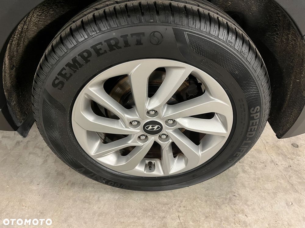 Hyundai Tucson blue 1.7 CRDi 2WD Intro Edition - 30