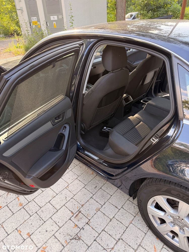 Audi A4 Limousine - 10