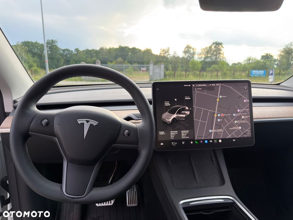 Tesla Model Y Long Range AWD - 7