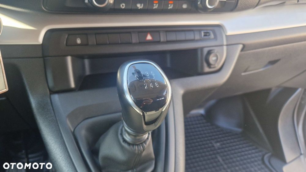 Opel Vivaro - 22