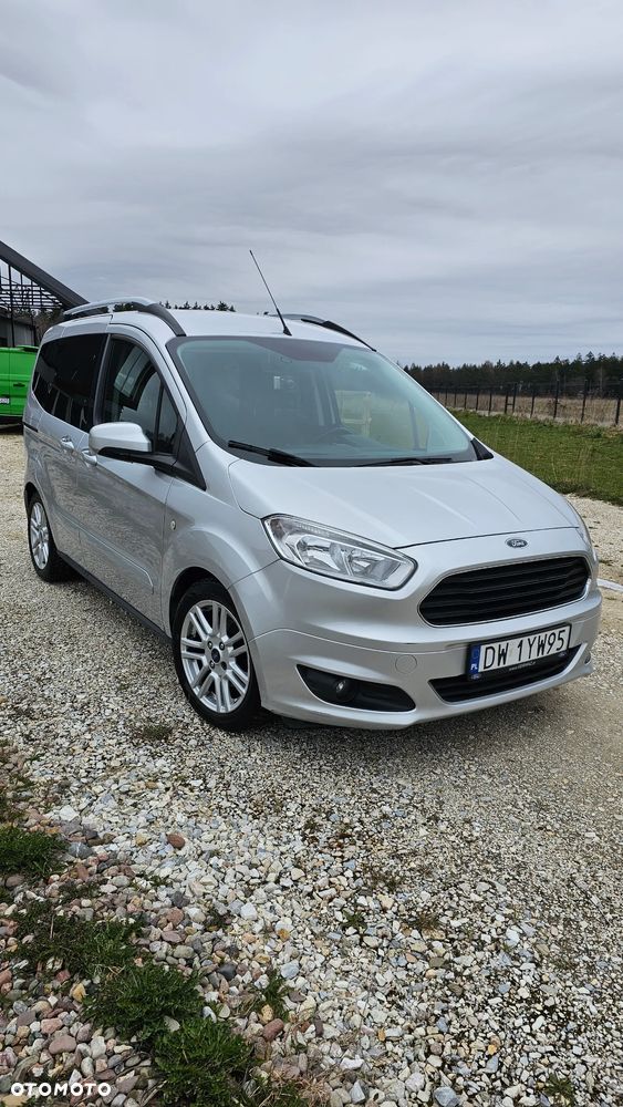 Ford Tourneo Courier - 11