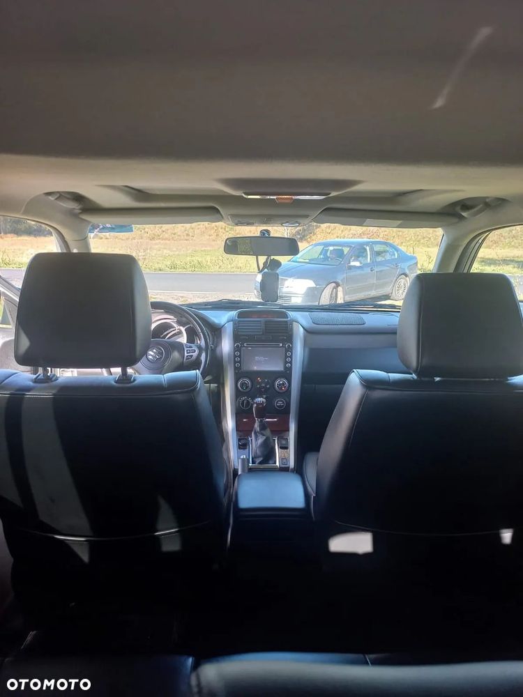 Suzuki Grand Vitara 2.0 - 11