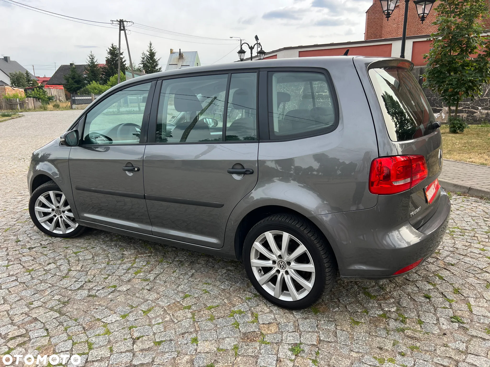 Volkswagen Touran 1.6 TDI DPF Highline - 3