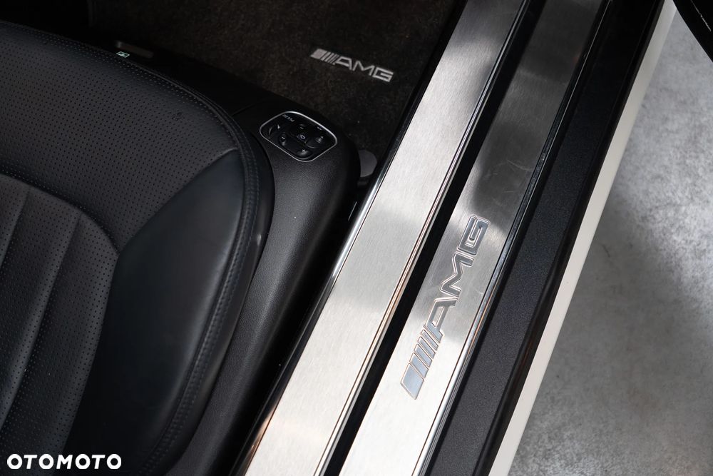 Mercedes-Benz SL 63 AMG - 30