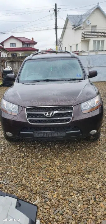 Dezmembrez Hyundai Santa Fe an 2007 motor 2.2 crdi 150cp tip D4EB cutie viteza manuala injector rampa injectoare pompa inalta trager complet electromotor far faruri portiera usa aripa stanga dreapta fata spate capota motor portbagaj hayon etrier jante EGR