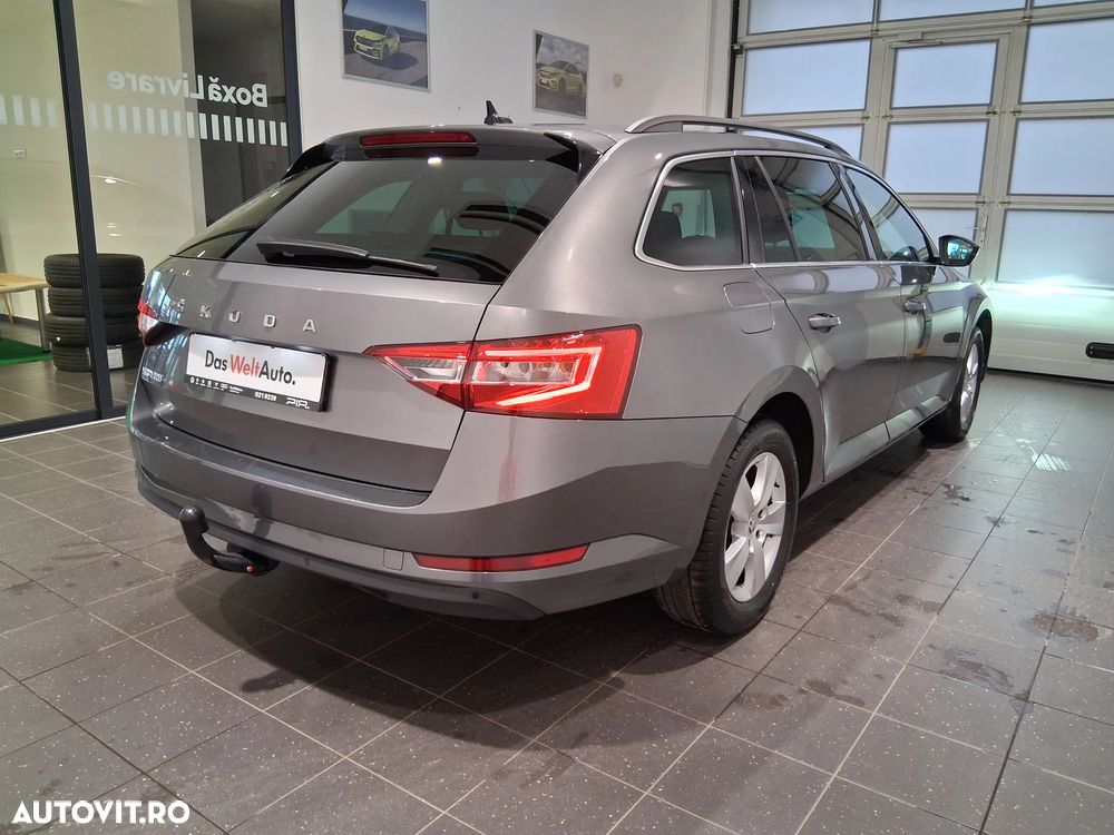 Skoda Superb 2.0 TDI DSG Ambition - 10