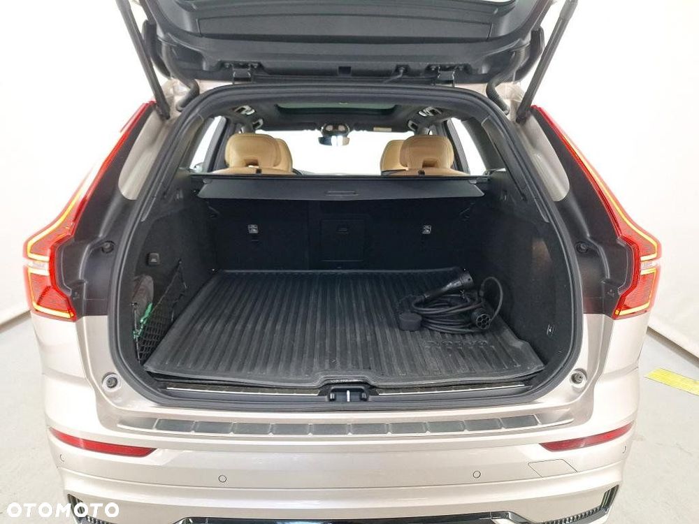 Volvo XC 60 B5 B AWD Plus Dark - 5
