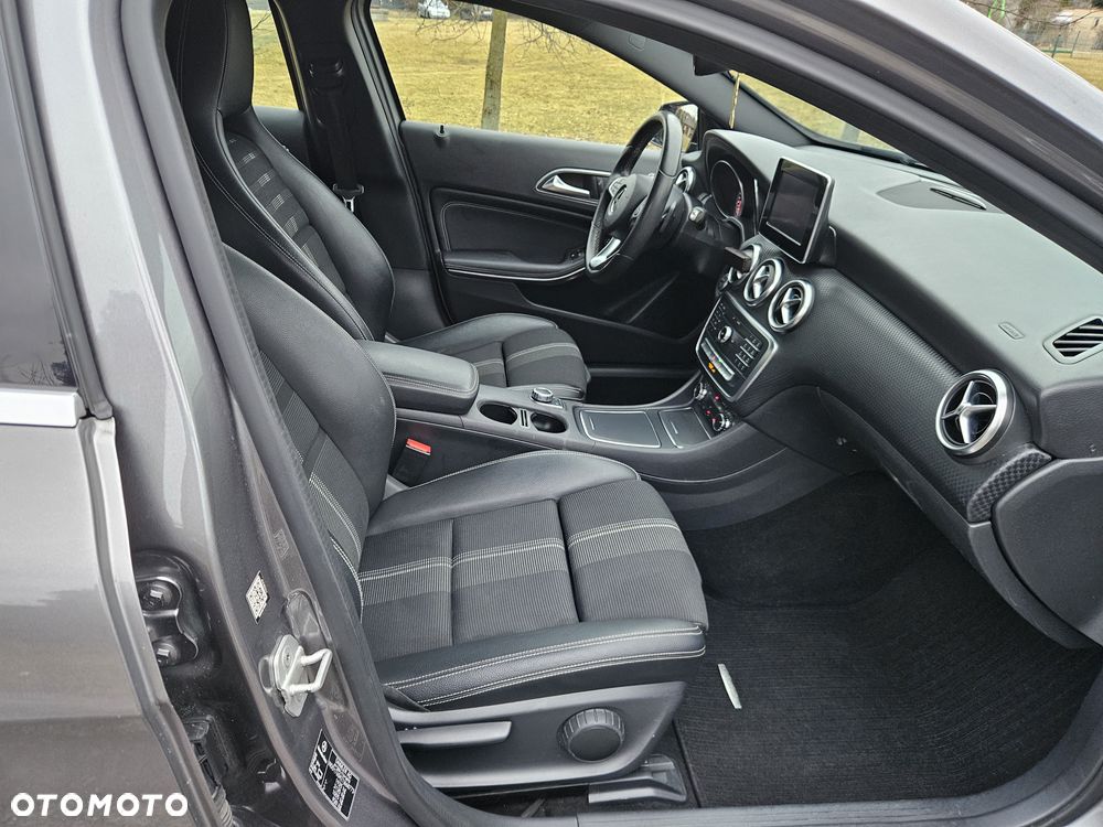 Mercedes-Benz Klasa A 180 7G-DCT StreetStyle - 39