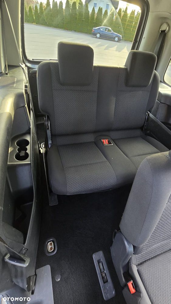 Volkswagen Caddy Maxi 2.0 TDI Comfortline - 24