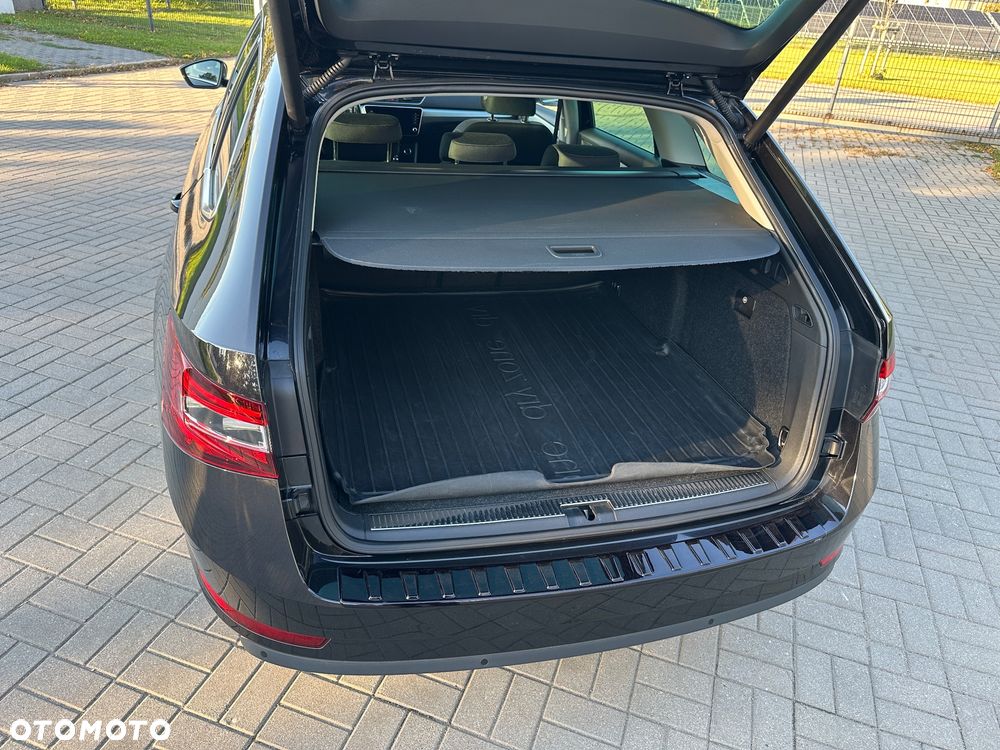 Skoda Superb 2.0 TDI DSG Ambition - 21