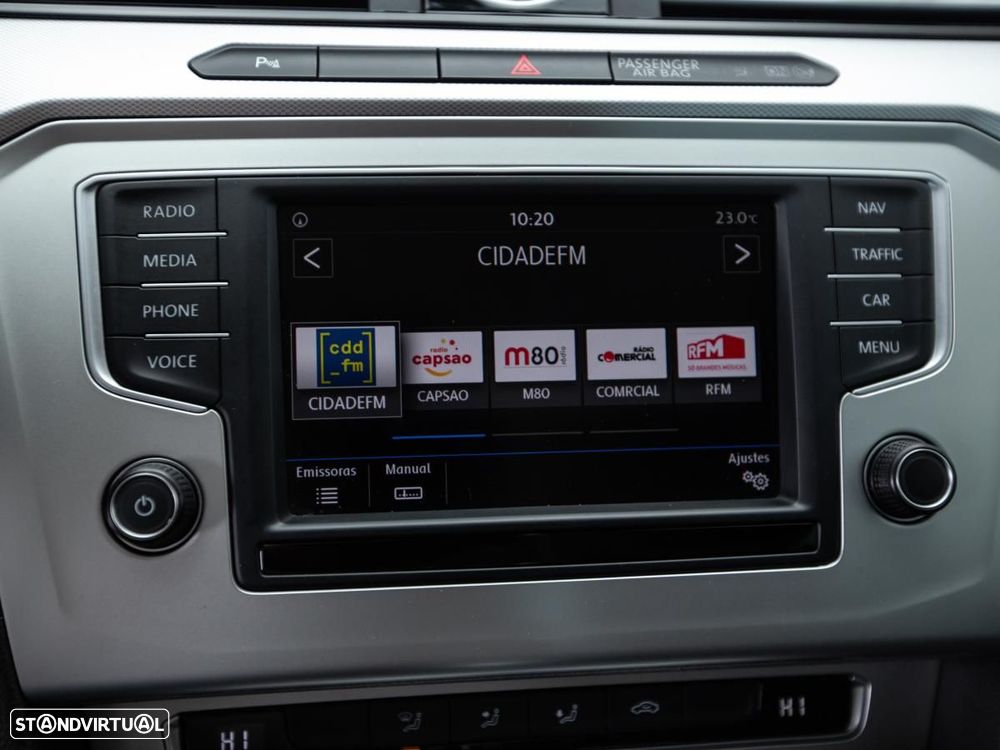 VW Passat Variant - 24