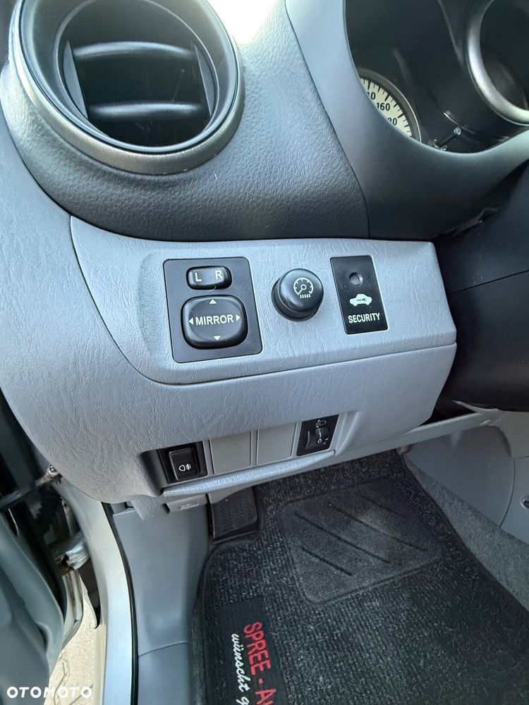 Toyota RAV4 2.0 VVT-i Sol - 18