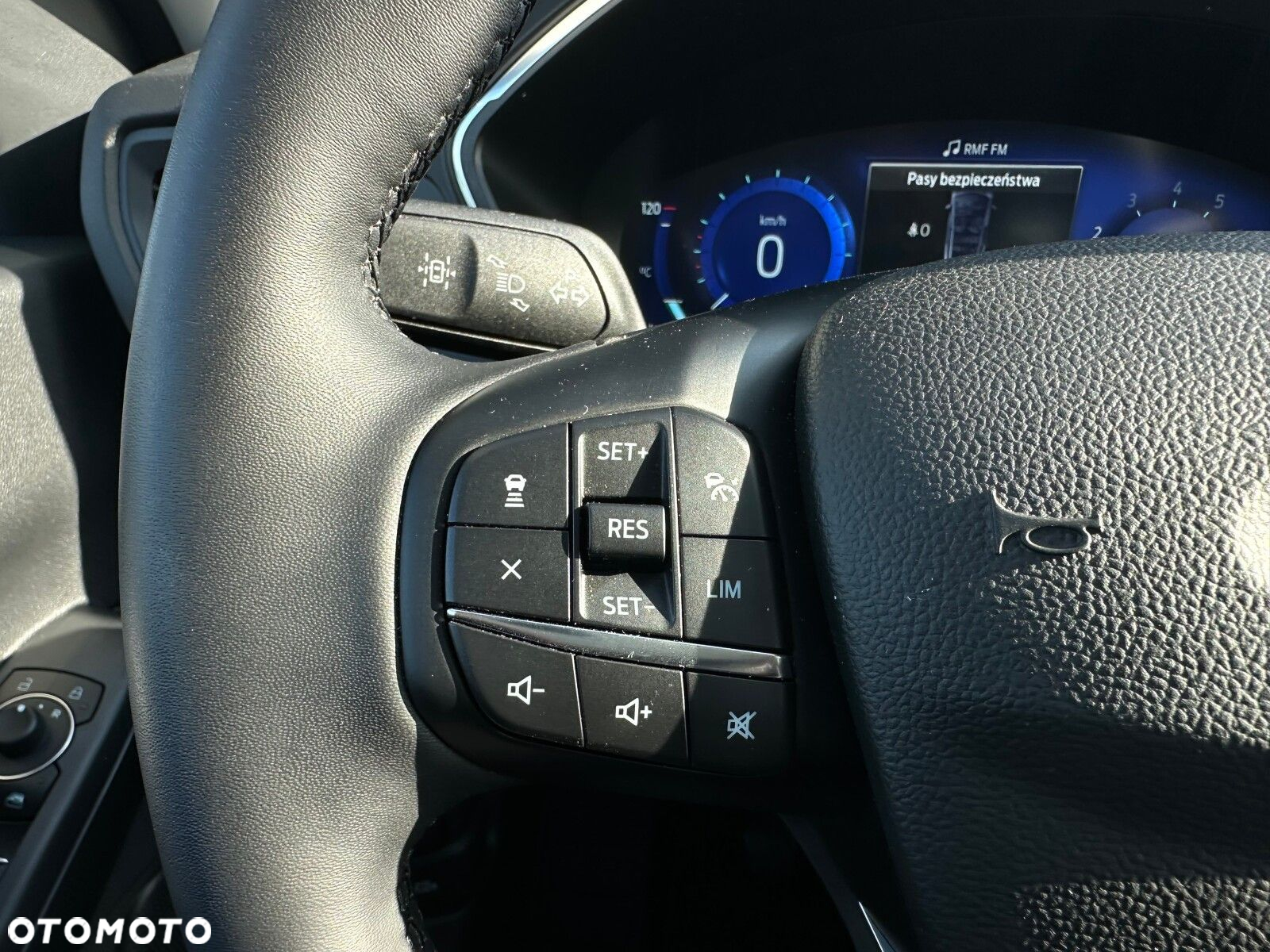 Ford Kuga 1.5 EcoBoost FWD Titanium - 19