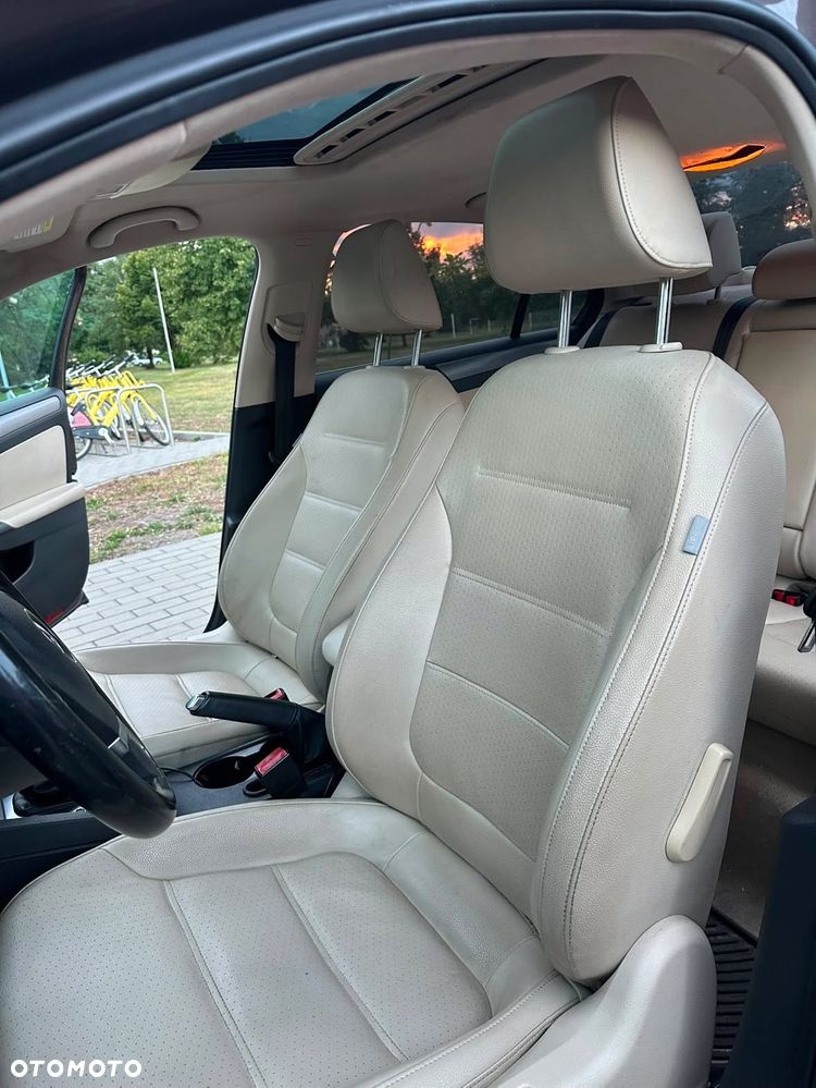 Volkswagen Jetta 2.0 TDI Highline DSG - 5