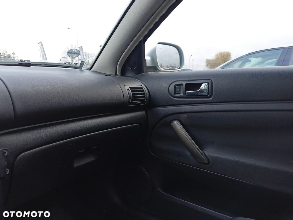 Volkswagen Passat - 11