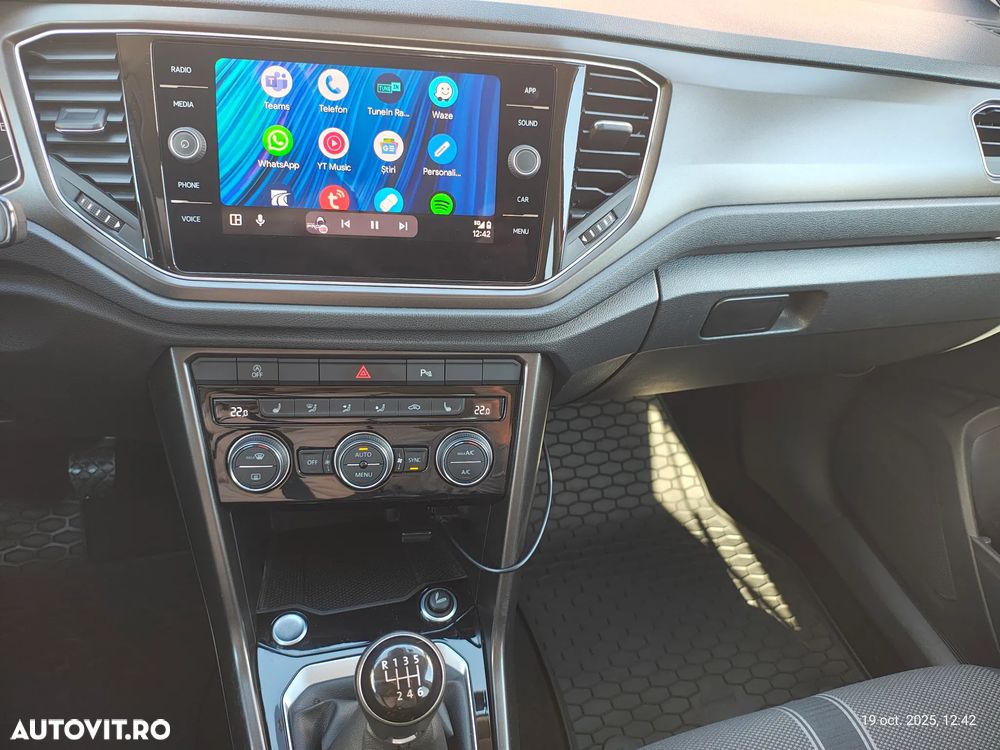 Volkswagen T-ROC 1.0 TSI Base - 2