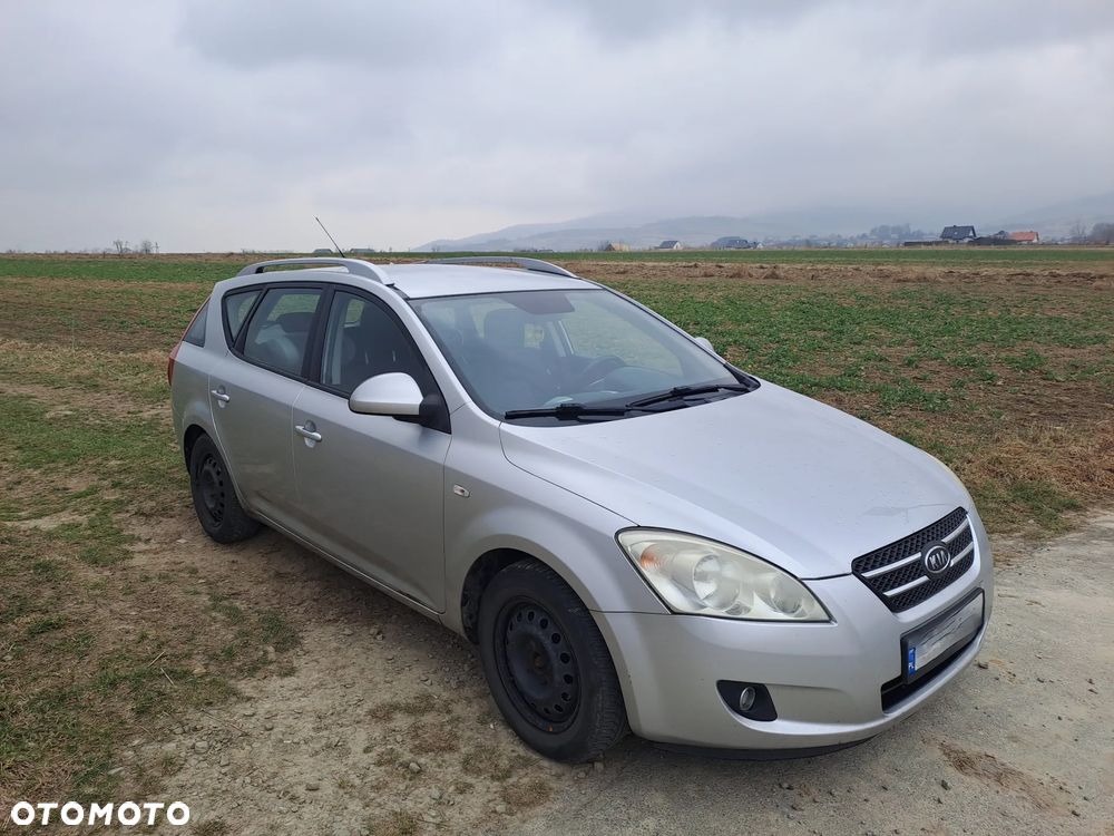 Kia Ceed 1.6 Crdi Comfort - 1