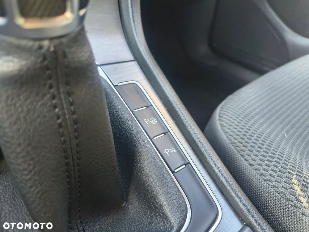 Volkswagen Golf 1.2 TSI BlueMotion Technology Comfortline - 31