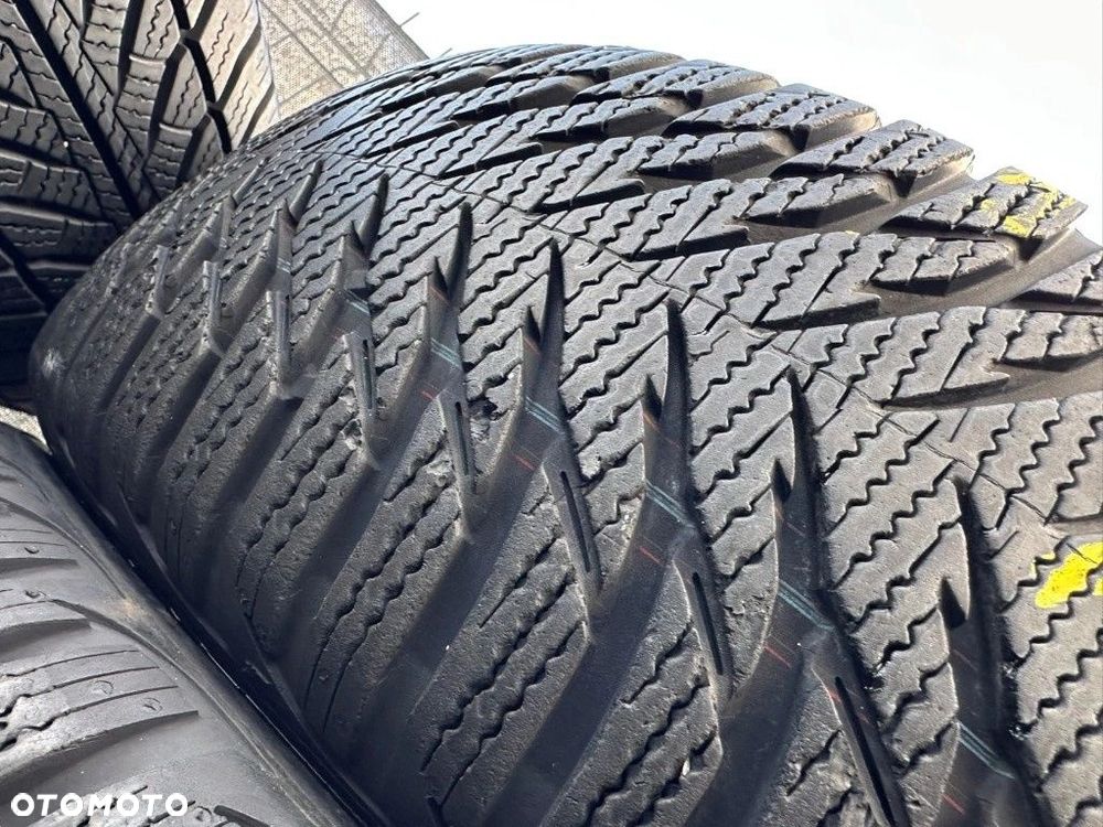 205/60r16 Goodyear UltraGrip 8_7,5mm_4szt_(13) - 5