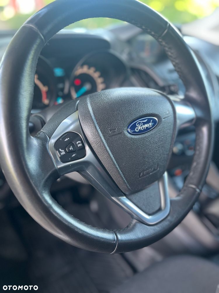 Ford Transit courier - 12